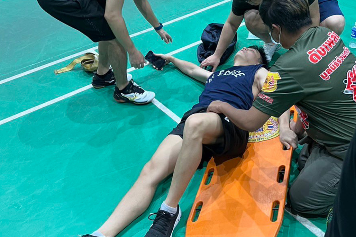 Jogador profissional da Talon Esports, Crws se acidente jogando badminton