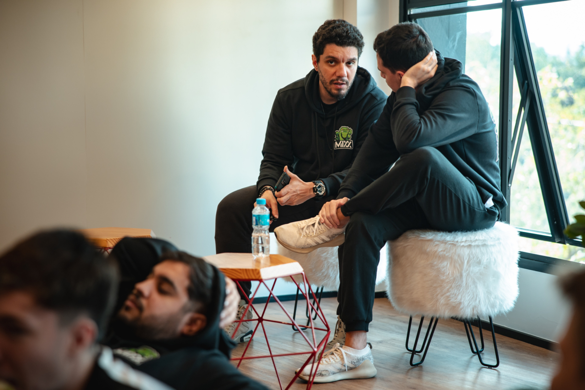 shaW, treinador da MIXX, negou aproximação da paiN Gaming