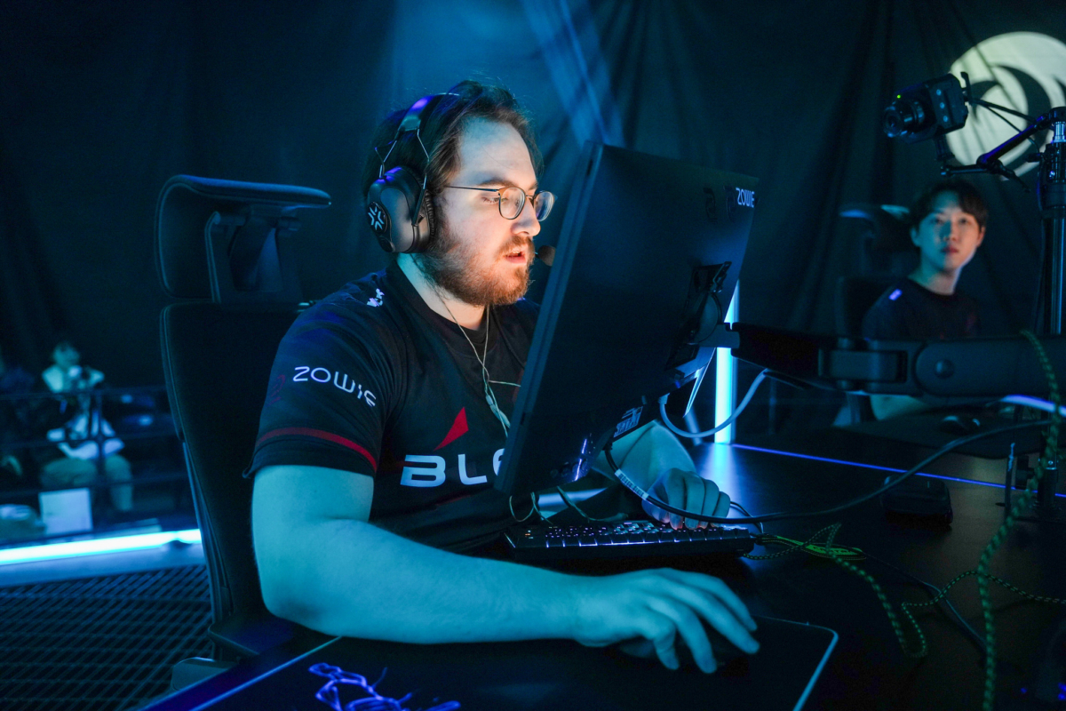 Ex-colega de equipe acusa yay de ser tóxico e de tentar subornar treinador da Disguised