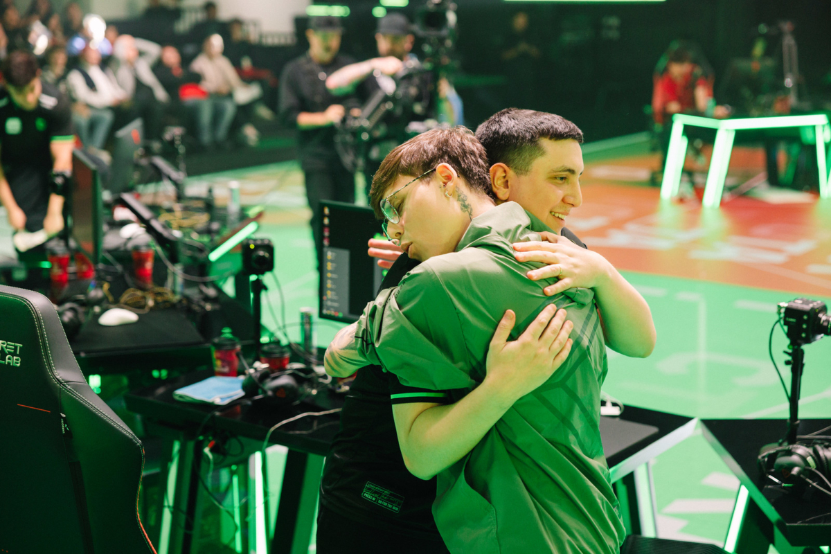 qck e saadhak / LOUD Bons