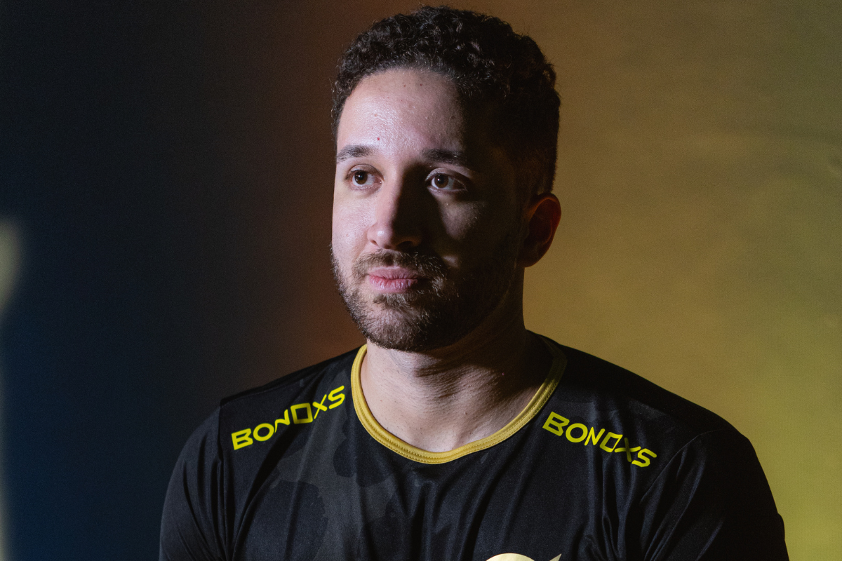 Shion jogador da Olimpo / Shion ex-jogador da Liberty