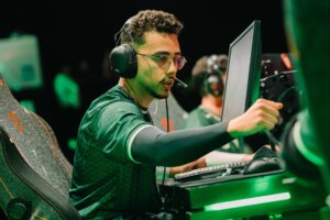 v1nNy of LOUD (1) tbk