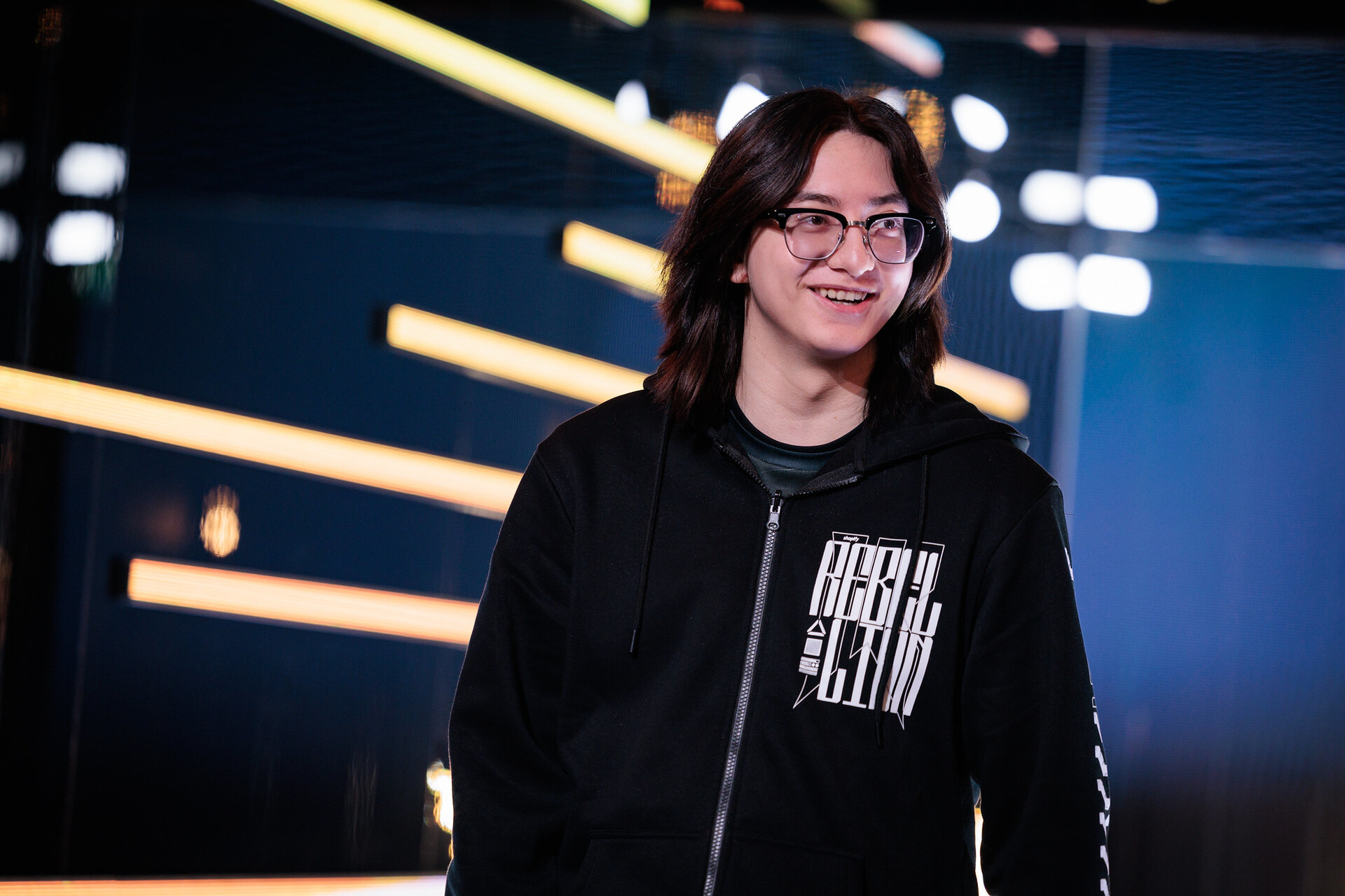 florescent shopify rebellion abuso sexual