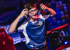 spikeziN of Leviatán reacts onstage at VALORANT Masters London